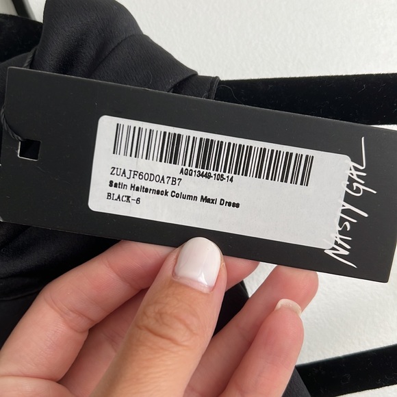 Black satin long dress with slit - Picture 4 of 4